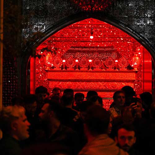 دانلود مداحی ﺑﺮای ﺗﻮﻟﺪش ﺑﻪ ﮔﻔﺘﻪ ی ﺗﺎرﻳﺦ از حسین ستوده